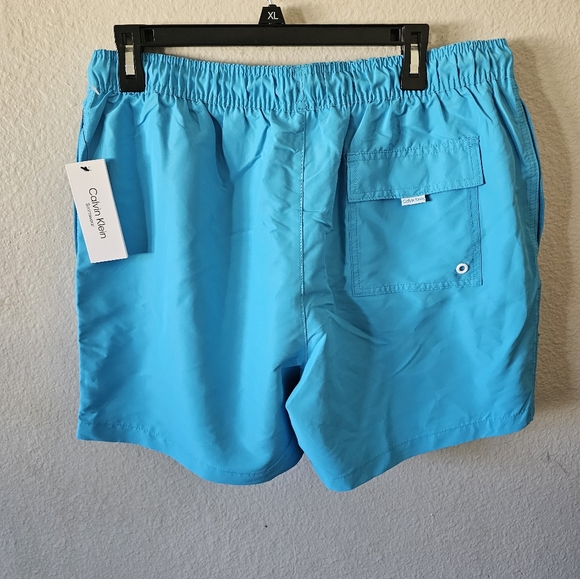 Short - Picture 4 of 4